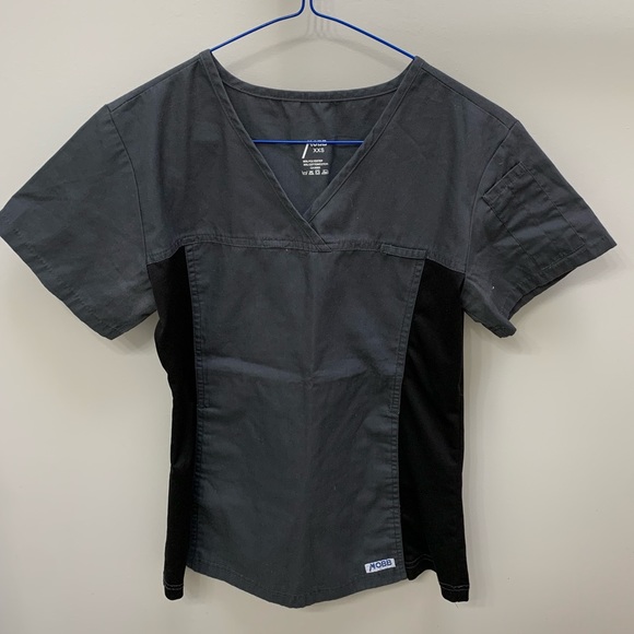Mobb scrub top - Picture 1 of 3